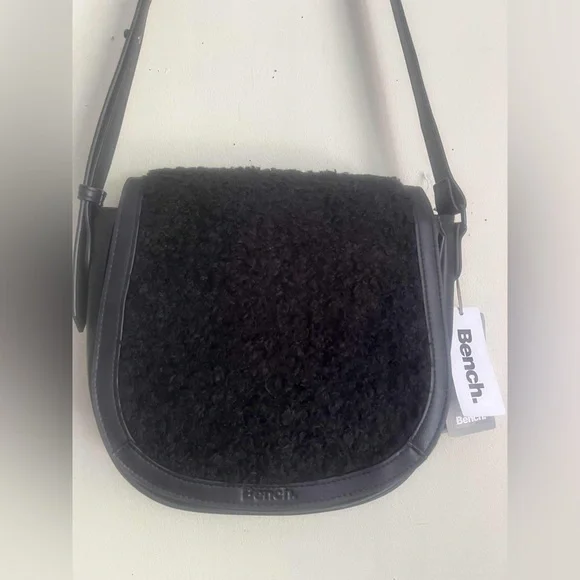 Bench Elegant Black Crossbody Bag - Picture 5 of 8